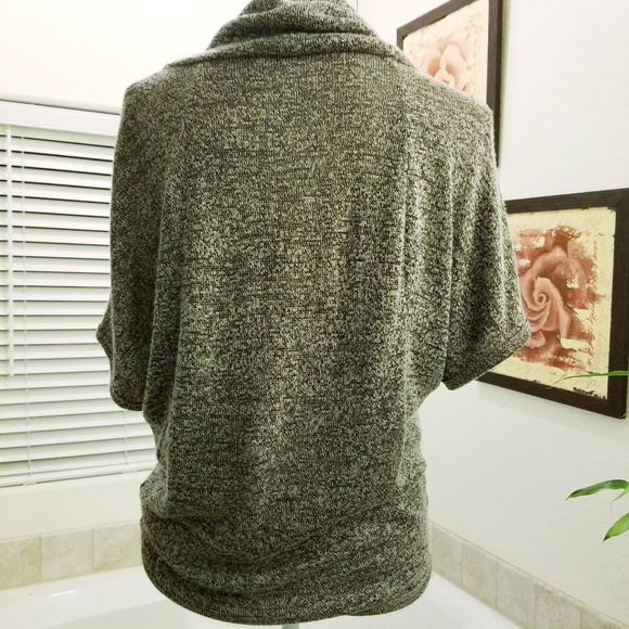 ⭐️3/$15 Love Hanger Short Sleeve W Pockets Blouse - Picture 7 of 7